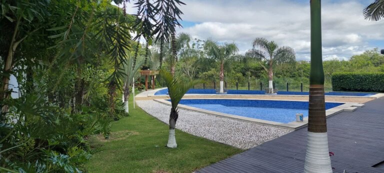 Apartamento para alugar – 3 quartos sendo 1 suíte e demi-suíte – Abraão | Florianópolis/SC.