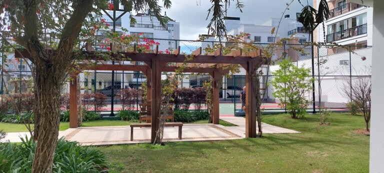 Apartamento para alugar – 3 quartos sendo 1 suíte e demi-suíte – Abraão | Florianópolis/SC.