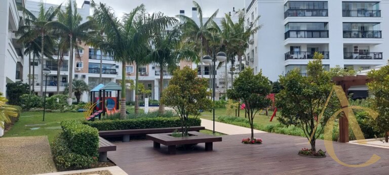 Apartamento para locação – 3 suítes – Abraão, Florianópolis/SC.