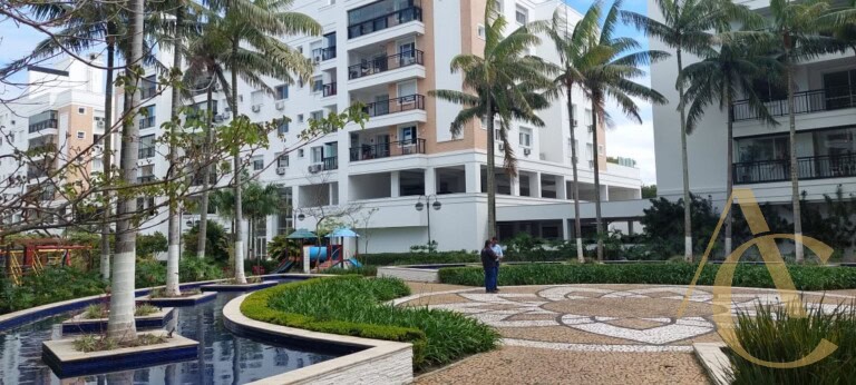 Apartamento para locação – 3 suítes – Abraão, Florianópolis/SC.
