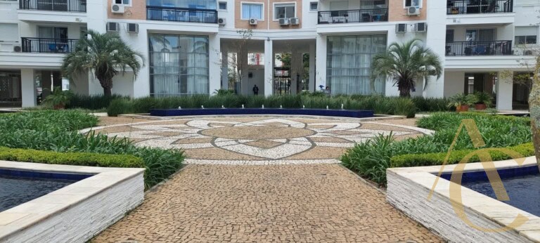 Apartamento para locação – 3 suítes – Abraão, Florianópolis/SC.