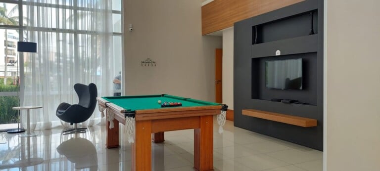 Apartamento para alugar – 3 quartos sendo 1 suíte e demi-suíte – Abraão | Florianópolis/SC.