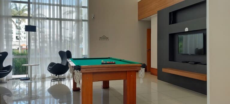 Apartamento para alugar – 3 quartos sendo 1 suíte e demi-suíte – Abraão | Florianópolis/SC.