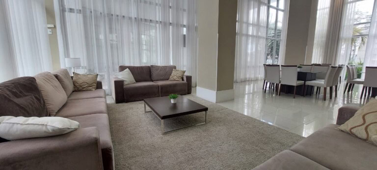 Apartamento para alugar – 3 quartos sendo 1 suíte e demi-suíte – Abraão | Florianópolis/SC.