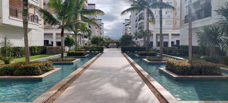 Apartamento para alugar – 1 suíte e 2 demi-suítes –  Abraão – Florianópolis/SC.