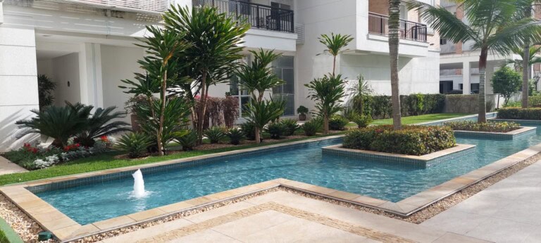 Apartamento para alugar – 1 suíte e 2 demi-suítes –  Abraão – Florianópolis/SC.