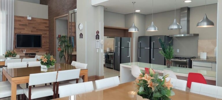 Apartamento para alugar – 1 suíte e 2 demi-suítes –  Abraão – Florianópolis/SC.