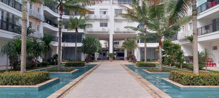 Apartamento para alugar – 1 suíte e 2 demi-suítes –  Abraão – Florianópolis/SC.