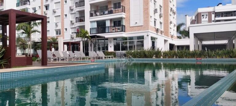 Apartamento para alugar – 1 suíte e 2 demi-suítes –  Abraão – Florianópolis/SC.