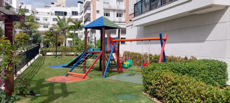 Apartamento para alugar – 96,37m² – 1 suíte e 2 demi suites – Abraão – Florianópolis/SC.