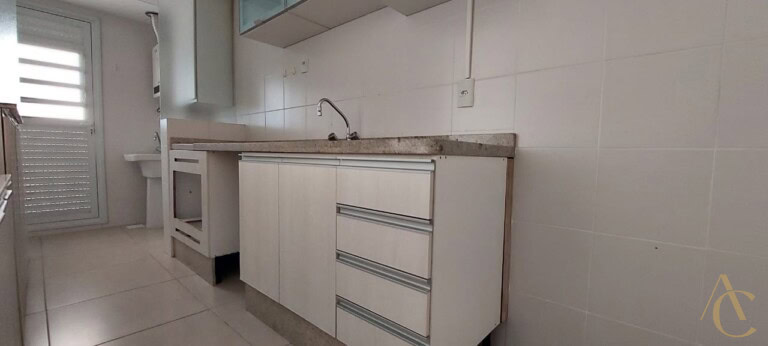 Apartamento para alugar, com 83,45m², 2 suítes – Abraão – Florianópolis, SC.