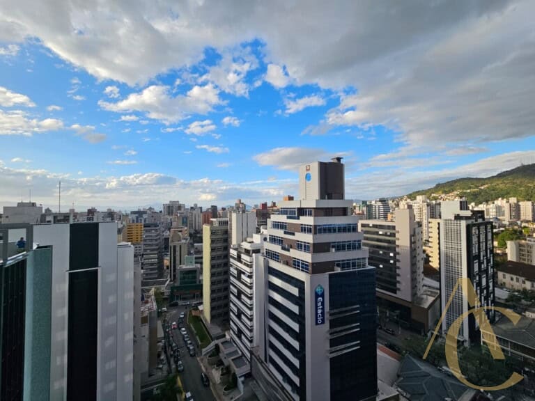 Sala/ático para alugar – Mobiliado – Centro – Florianópolis/SC.