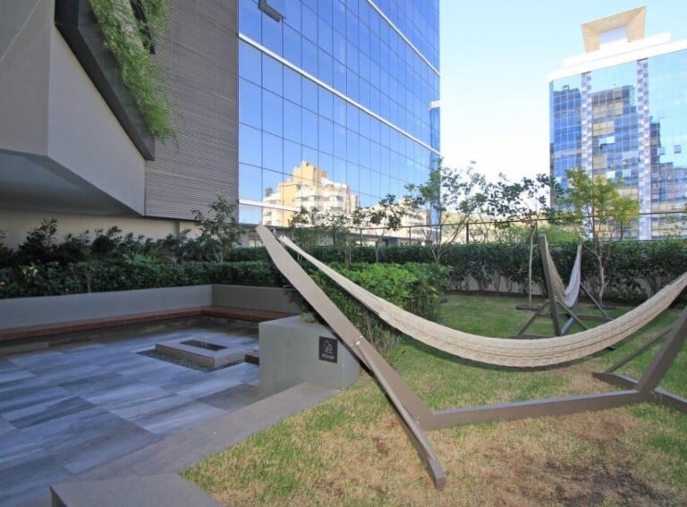 Apartamento para alugar – 2 quarto sendo 1 suíte, Centro – Florianópolis, SC.