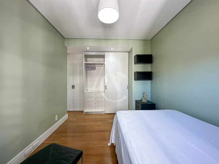 Apartamento à venda, 2 suítes, 2 vagas de garagem – Centro – Florianópolis, SC.