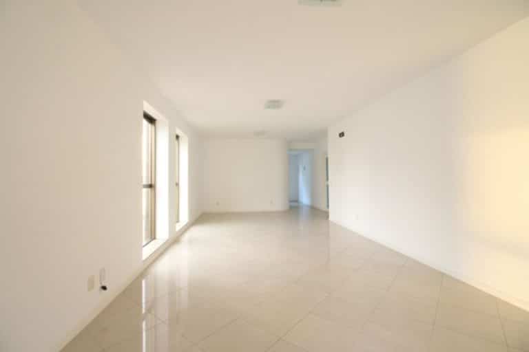 Apartamento à venda, 3 suítes, 3 vagas de garagem – Agronômica – Florianópolis, SC.