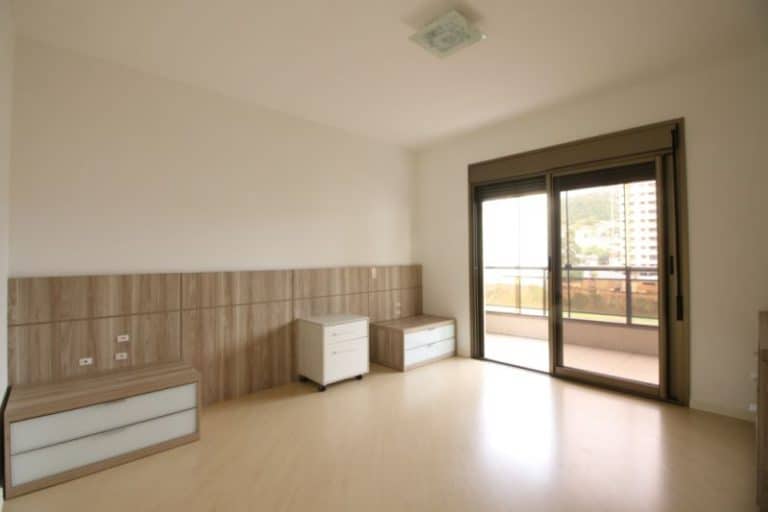 Apartamento à venda, 3 suítes, 3 vagas de garagem – Agronômica – Florianópolis, SC.