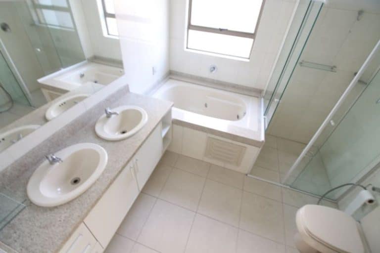 Apartamento à venda, 3 suítes, 3 vagas de garagem – Agronômica – Florianópolis, SC.