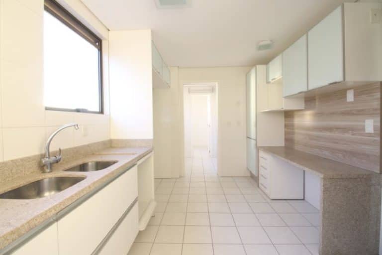 Apartamento à venda, 3 suítes, 3 vagas de garagem – Agronômica – Florianópolis, SC.