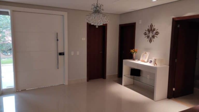 Casa à venda, 3 suítes, 4 vagas de garagem – Cacupé – Florianópolis, SC.