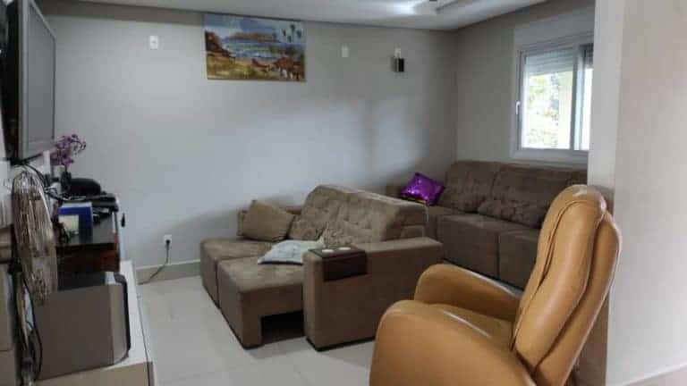 Casa à venda, 3 suítes, 4 vagas de garagem – Cacupé – Florianópolis, SC.