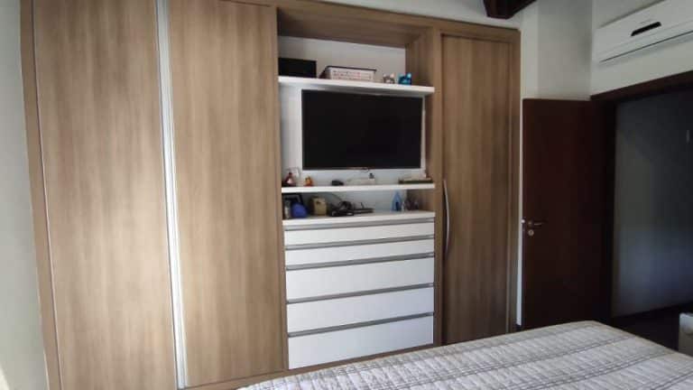 Casa à venda, 3 suítes, 4 vagas de garagem – Cacupé – Florianópolis, SC.