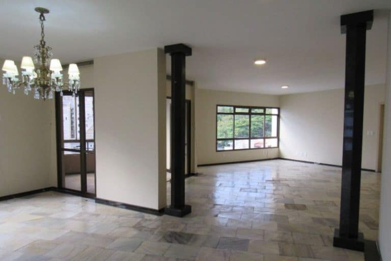 Apartamento à venda, 4 quartos sendo 3 suítes, 2 vagas de garagem – Agronômica – Florianópolis.