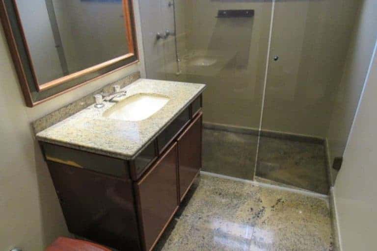 Apartamento à venda, 4 quartos sendo 3 suítes, 2 vagas de garagem – Agronômica – Florianópolis.