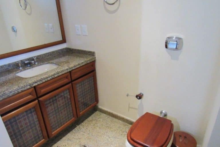 Apartamento à venda, 4 quartos sendo 3 suítes, 2 vagas de garagem – Agronômica – Florianópolis.