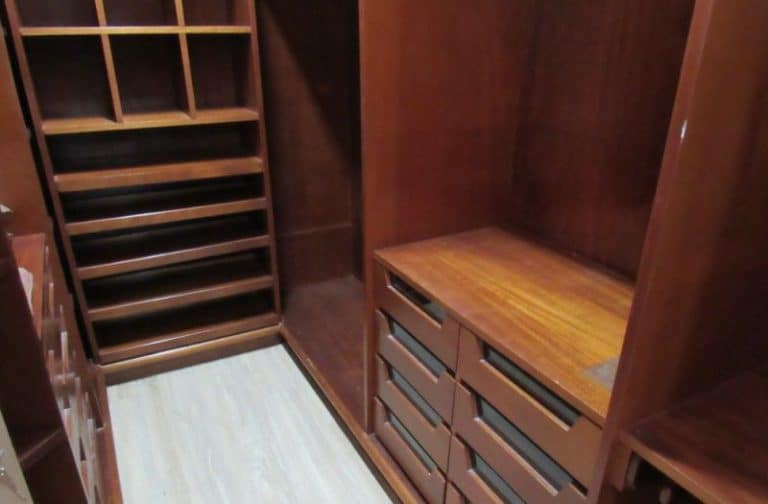 Apartamento à venda, 4 quartos sendo 3 suítes, 2 vagas de garagem – Agronômica – Florianópolis.