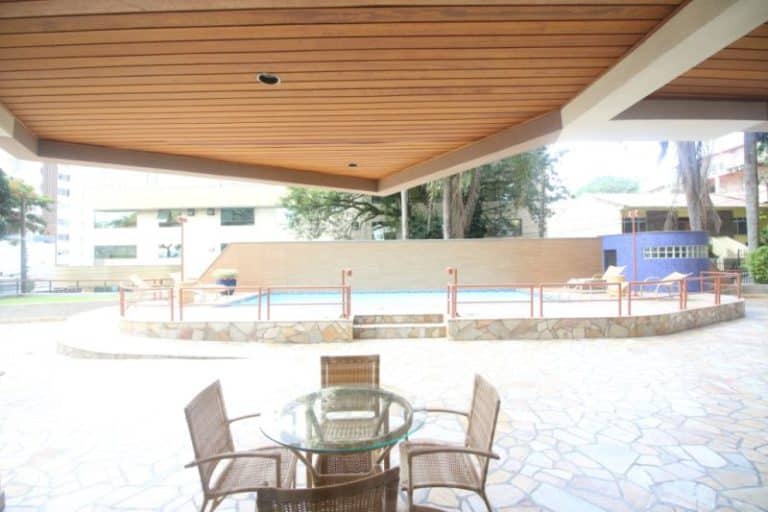 Apartamento à venda, 4 quartos sendo 3 suítes, 2 vagas de garagem – Agronômica – Florianópolis.