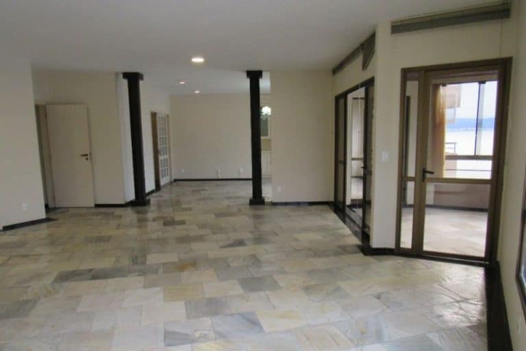 Apartamento à venda, 4 quartos sendo 3 suítes, 2 vagas de garagem – Agronômica – Florianópolis.