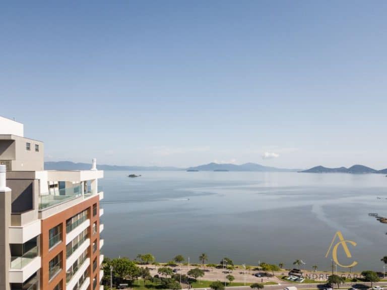 Cobertura à venda, 502,11m²,  5 suítes, 01 demi-suíte, 6 vagas de garagem – Agronômica – Florianópolis, SC.