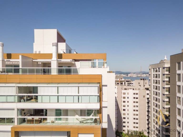 Cobertura à venda, 502,11m²,  5 suítes, 01 demi-suíte, 6 vagas de garagem – Agronômica – Florianópolis, SC.