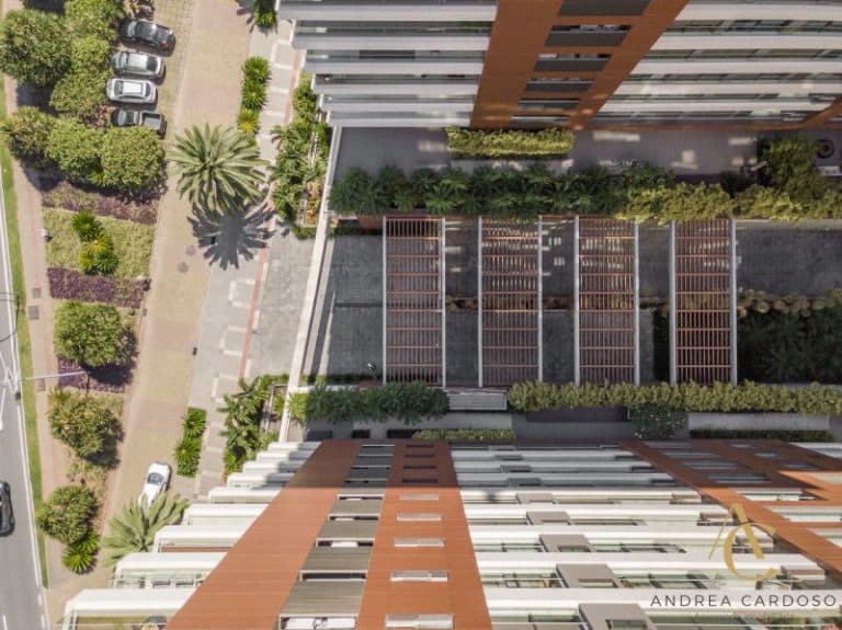 Cobertura à venda, 502,11m²,  5 suítes, 01 demi-suíte, 6 vagas de garagem – Agronômica – Florianópolis, SC.