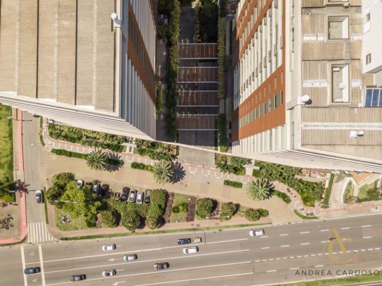 Cobertura à venda, 502,11m²,  5 suítes, 01 demi-suíte, 6 vagas de garagem – Agronômica – Florianópolis, SC.