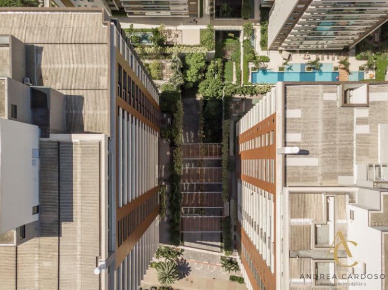 Cobertura à venda, 502,11m²,  5 suítes, 01 demi-suíte, 6 vagas de garagem – Agronômica – Florianópolis, SC.