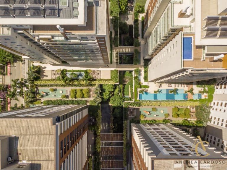 Cobertura à venda, 502,11m²,  5 suítes, 01 demi-suíte, 6 vagas de garagem – Agronômica – Florianópolis, SC.