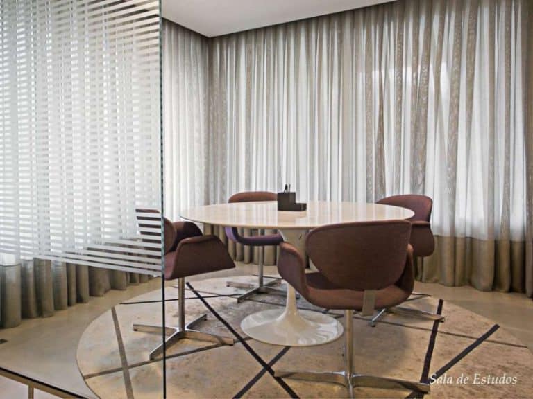 Cobertura à venda, 502,11m²,  5 suítes, 01 demi-suíte, 6 vagas de garagem – Agronômica – Florianópolis, SC.