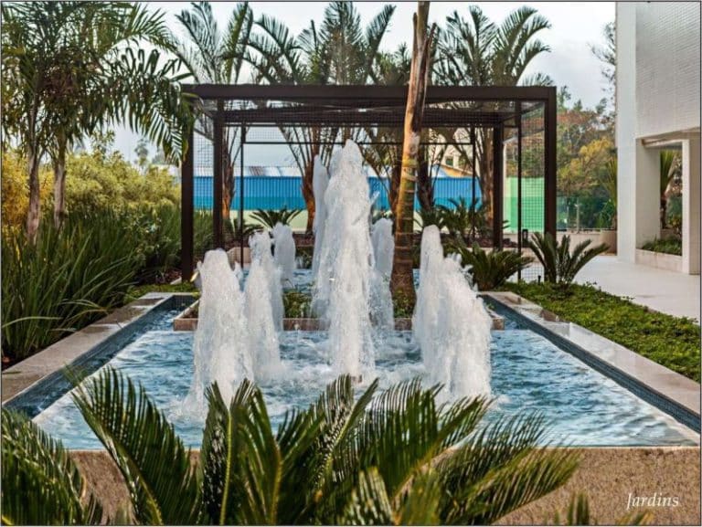 Cobertura à venda, 502,11m²,  5 suítes, 01 demi-suíte, 6 vagas de garagem – Agronômica – Florianópolis, SC.