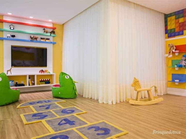 Cobertura à venda, 502,11m²,  5 suítes, 01 demi-suíte, 6 vagas de garagem – Agronômica – Florianópolis, SC.