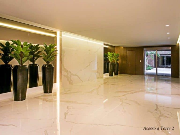 Cobertura à venda, 502,11m²,  5 suítes, 01 demi-suíte, 6 vagas de garagem – Agronômica – Florianópolis, SC.