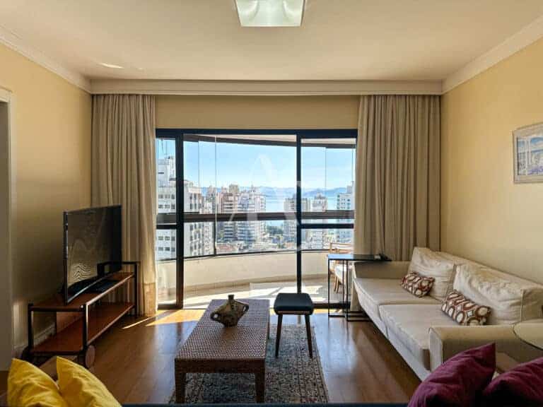 Apartamento à venda, 2 suítes, 2 vagas de garagem – Centro – Florianópolis, SC.