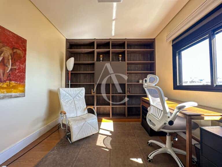 Apartamento à venda, 2 suítes, 2 vagas de garagem – Centro – Florianópolis, SC.