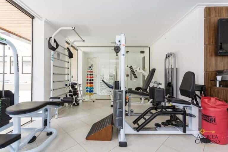 Apartamento para locação – 3 suítes, 3 vagas de garagem – Agronômica – Florianópolis, SC.