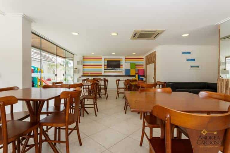 Apartamento para locação – 3 suítes, 3 vagas de garagem – Agronômica – Florianópolis, SC.