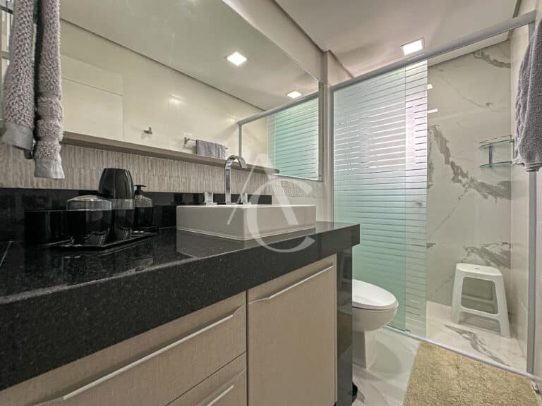 Apartamento à venda, 2 suítes, 2 vagas de garagem – Centro – Florianópolis, SC.