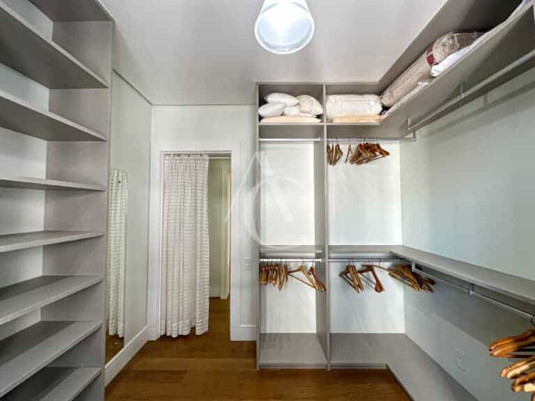 Apartamento à venda, 2 suítes, 2 vagas de garagem – Centro – Florianópolis, SC.