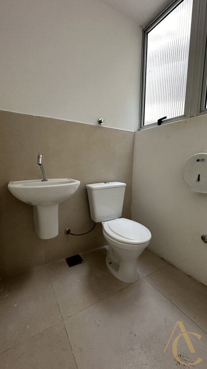 Sala para alugar, com 137,67m² – Centro, Florianópolis, SC.