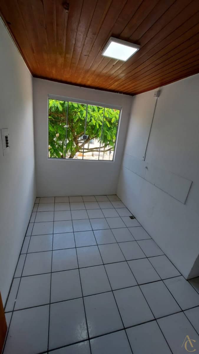 Sala para alugar, com 100.00m² – Centro, Paulo Lopes,SC.