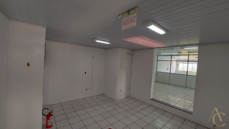 Sala para alugar, com 100.00m² – Centro, Paulo Lopes,SC.